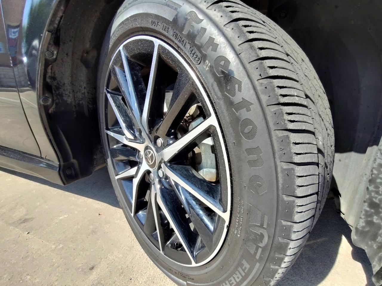 Toyota Camry SE 2021