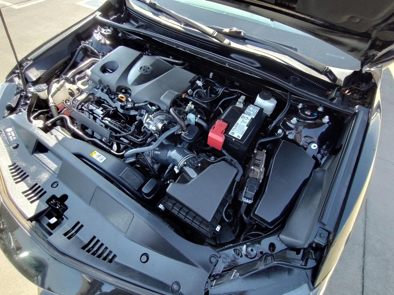 Toyota Camry SE 2021