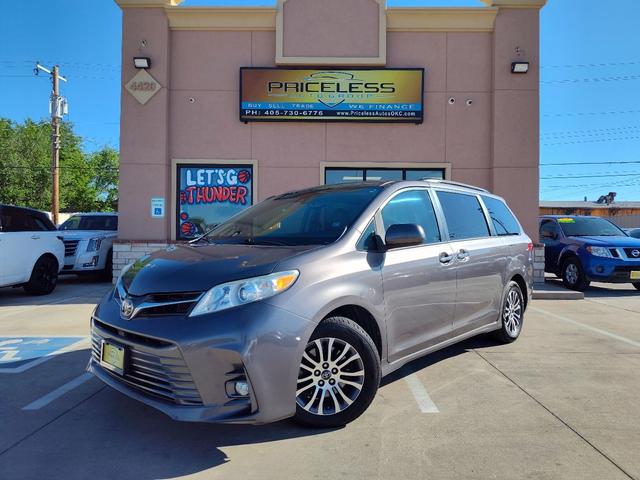 Gray 2018 Toyota Sienna XLE Premium 8-Passenger FWD Minivan Front-Wheel Drive Automatic