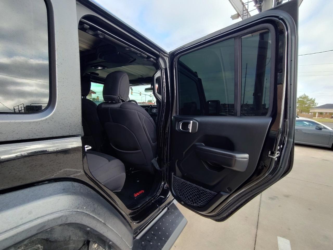 Jeep Wrangler Unlimited Sport 2018