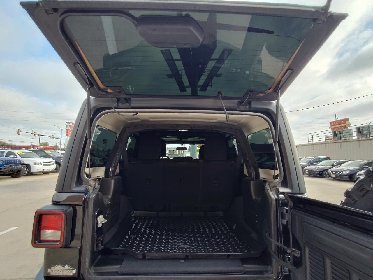 Jeep Wrangler Unlimited Sport 2018