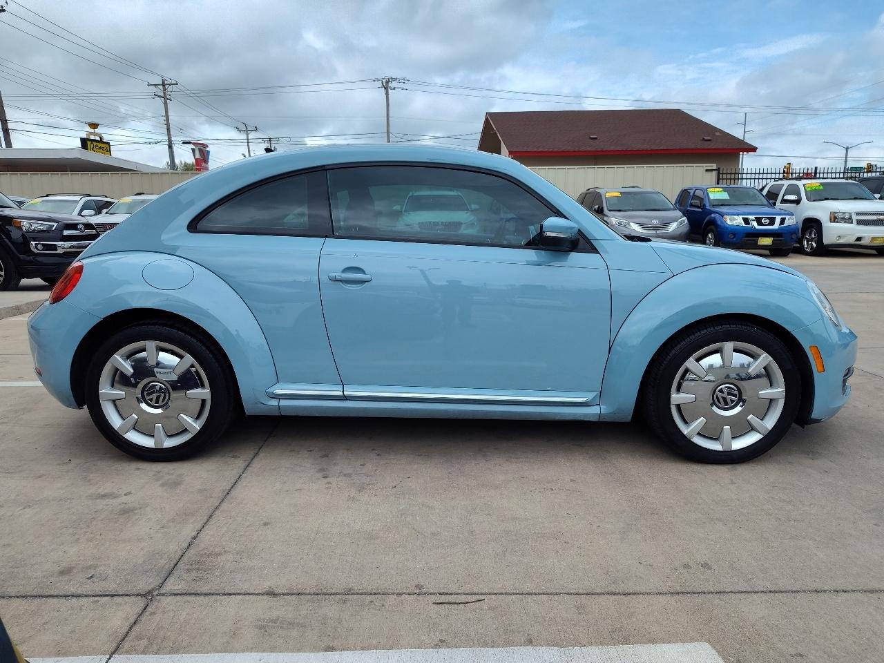 Volkswagen Beetle  2013