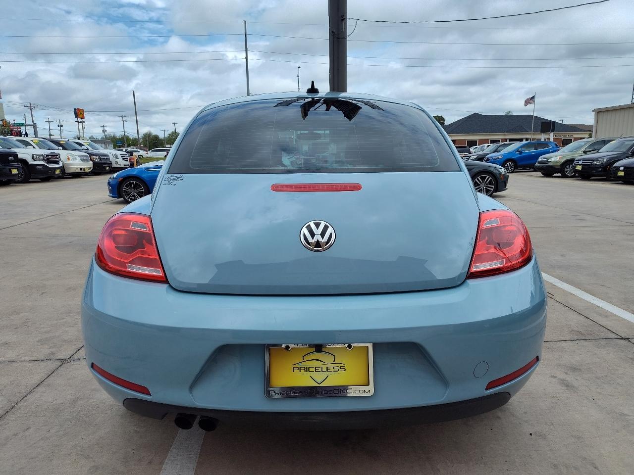 Volkswagen Beetle  2013