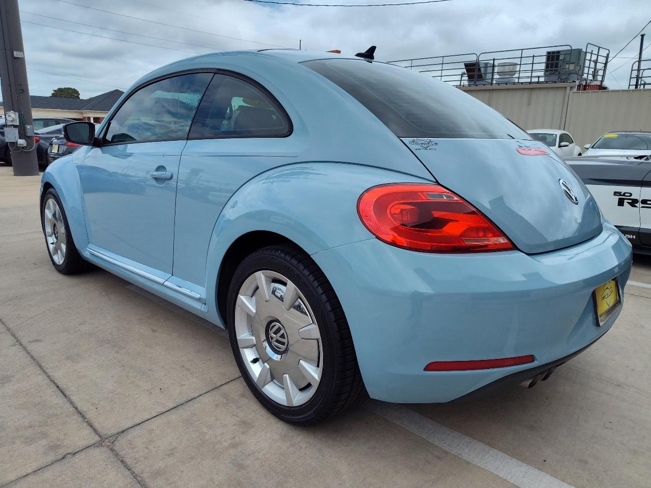 Volkswagen Beetle  2013