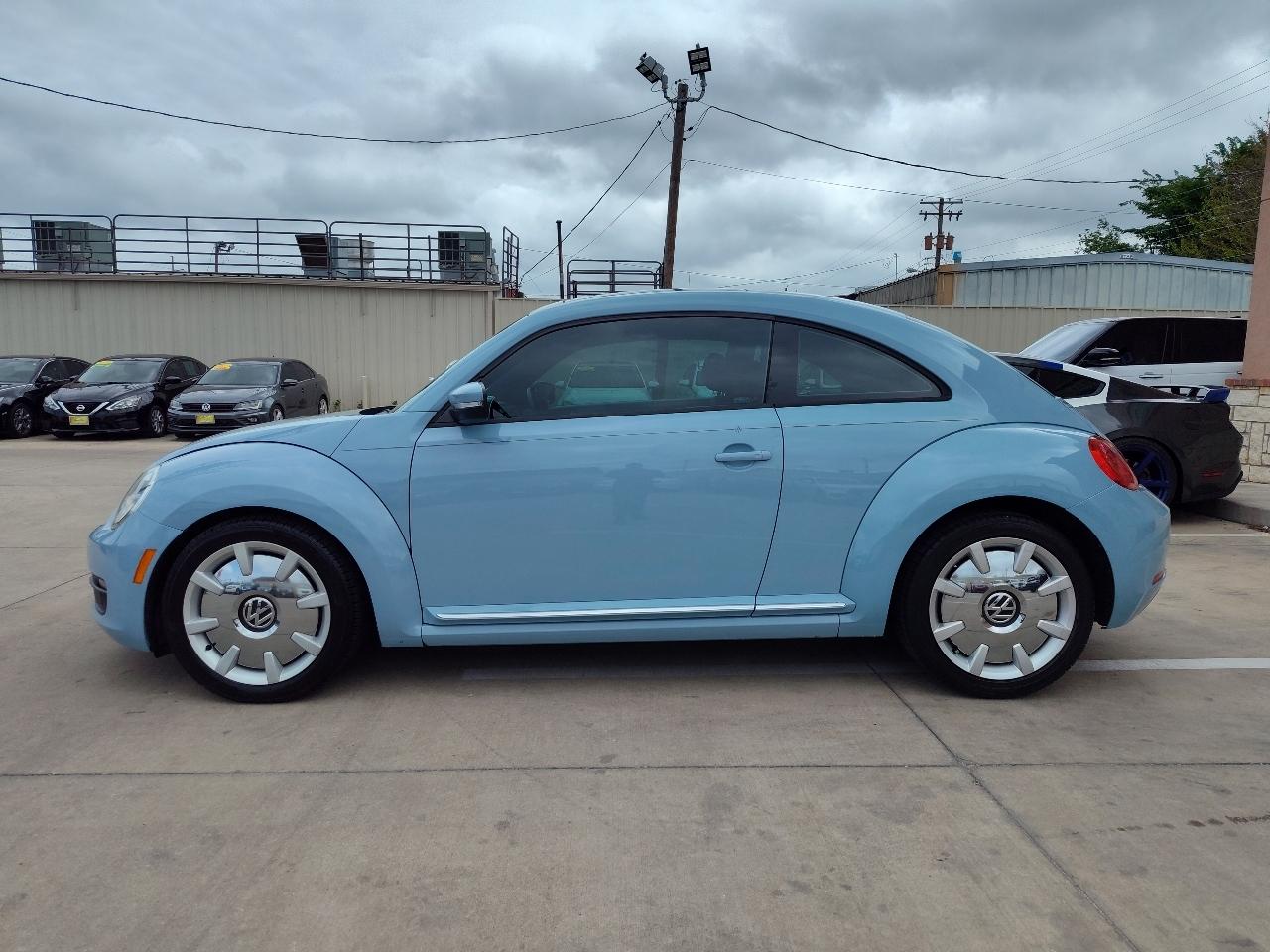 Volkswagen Beetle  2013