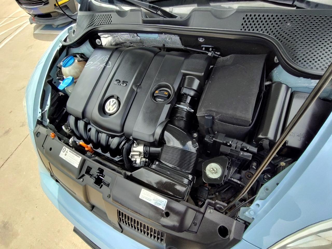 Volkswagen Beetle  2013