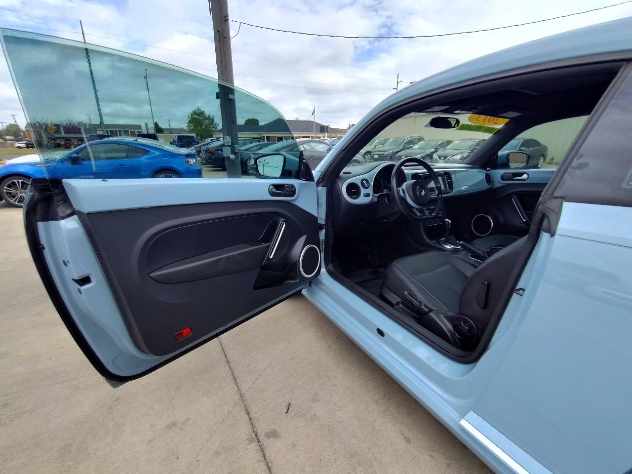 Volkswagen Beetle  2013