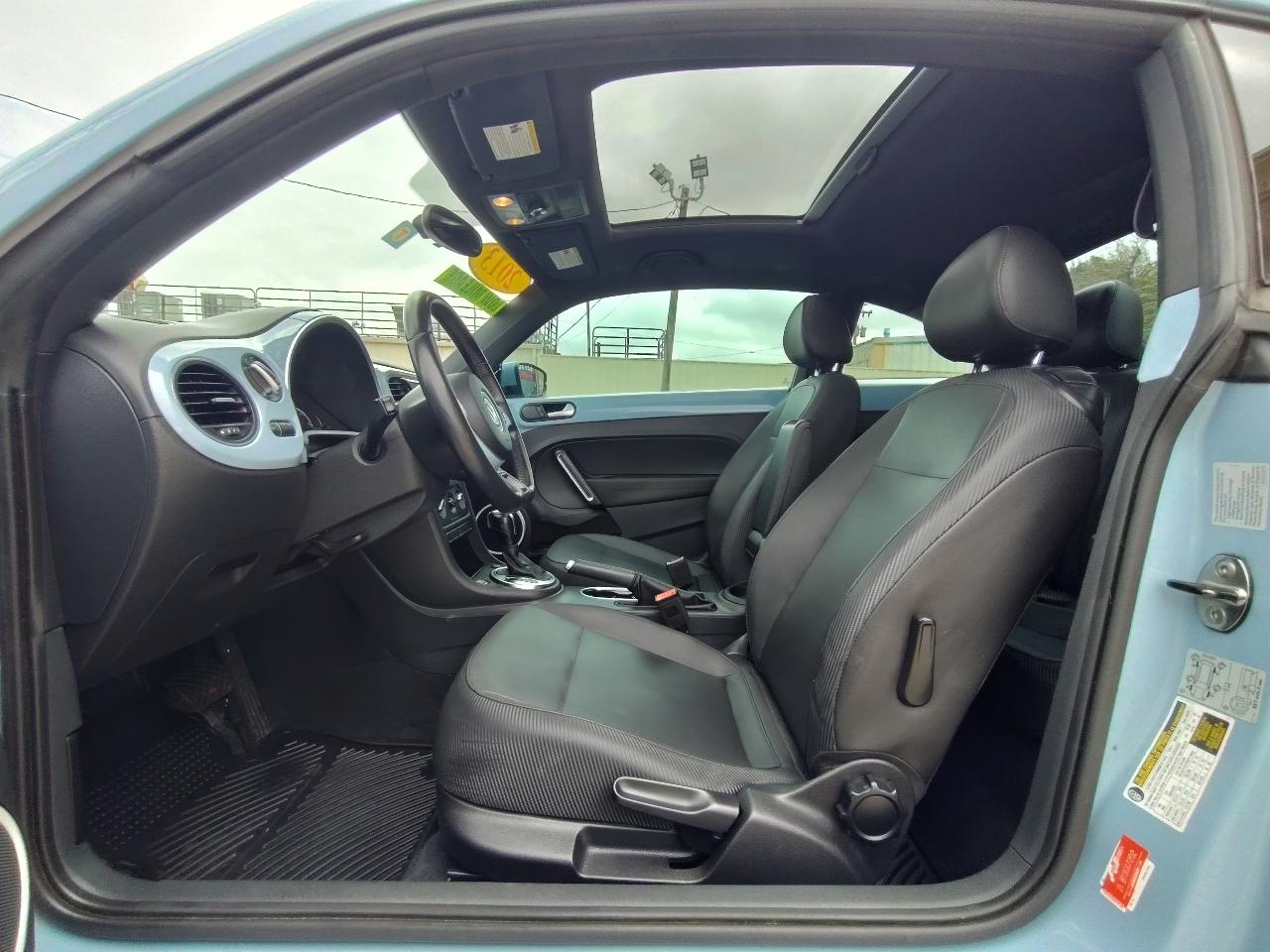 Volkswagen Beetle  2013