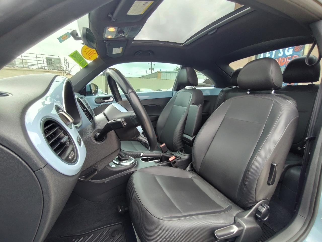 Volkswagen Beetle  2013