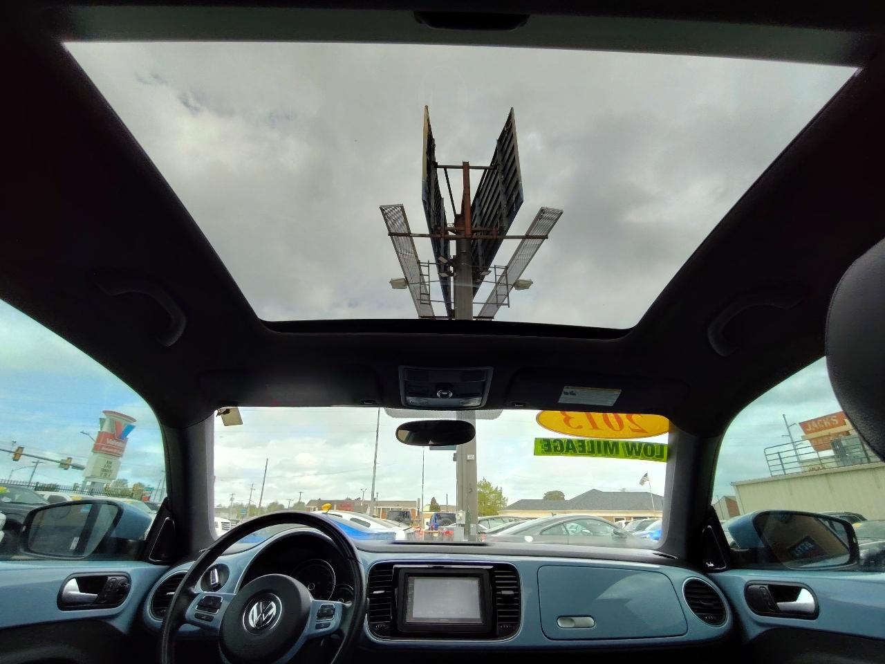 Volkswagen Beetle  2013