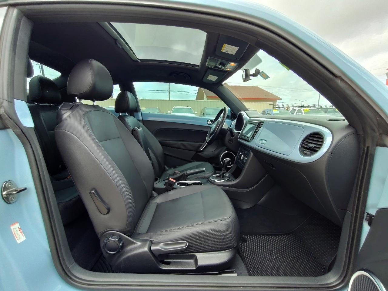 Volkswagen Beetle  2013