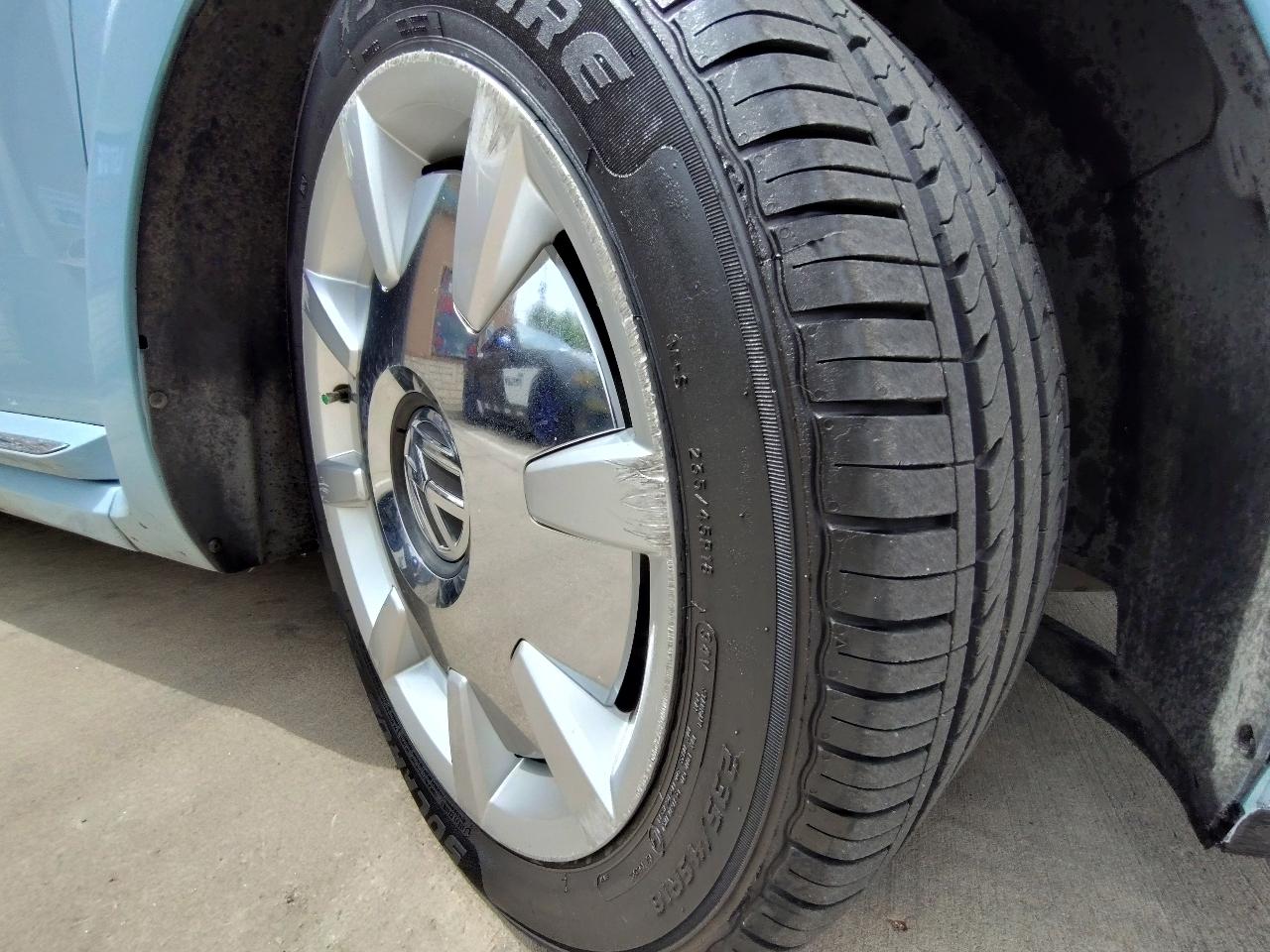 Volkswagen Beetle  2013