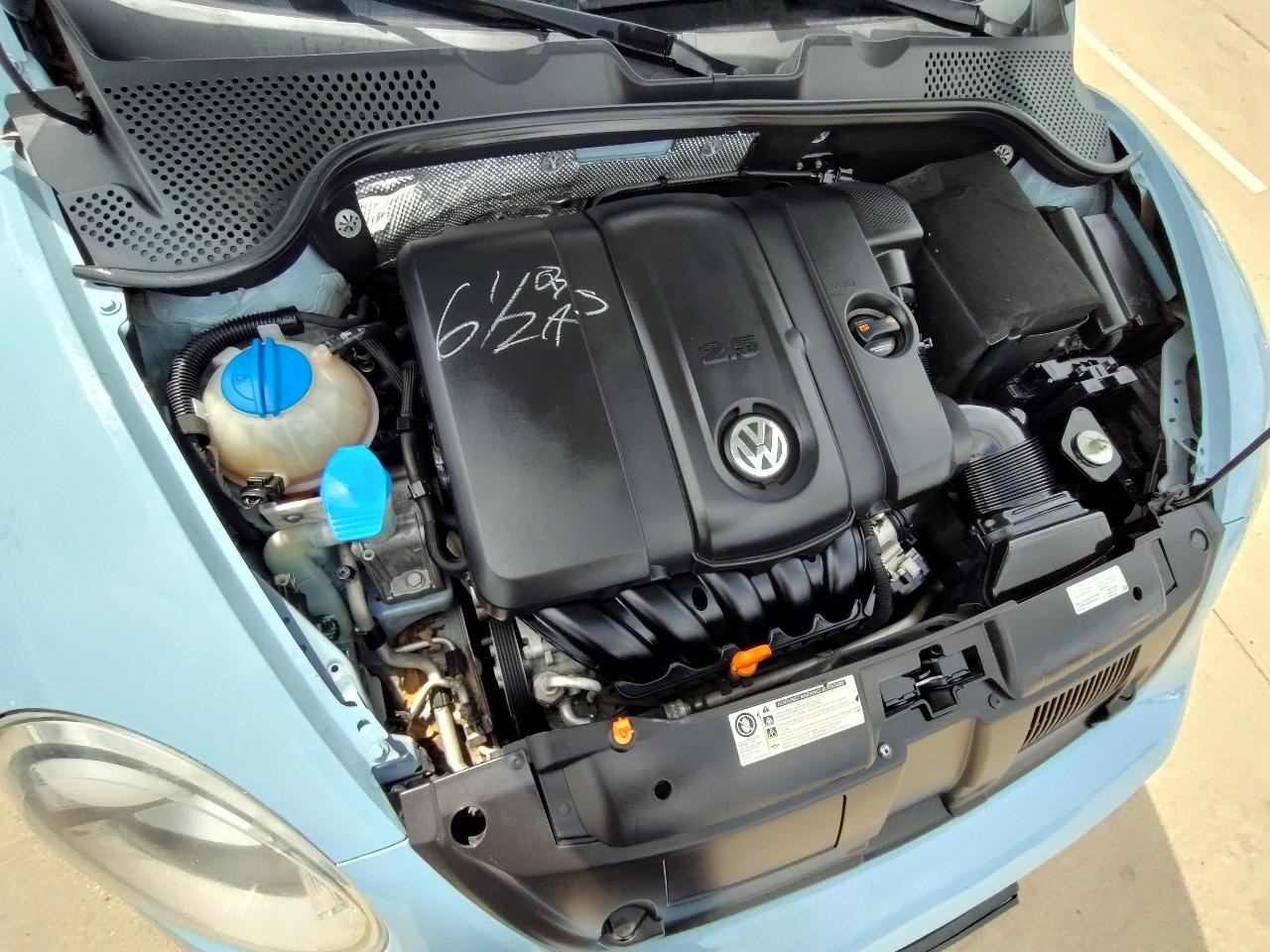 Volkswagen Beetle  2013