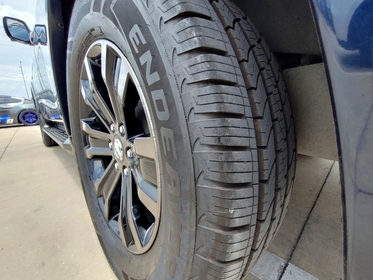 Nissan Armada Platinum 4D SUV RWD 2019