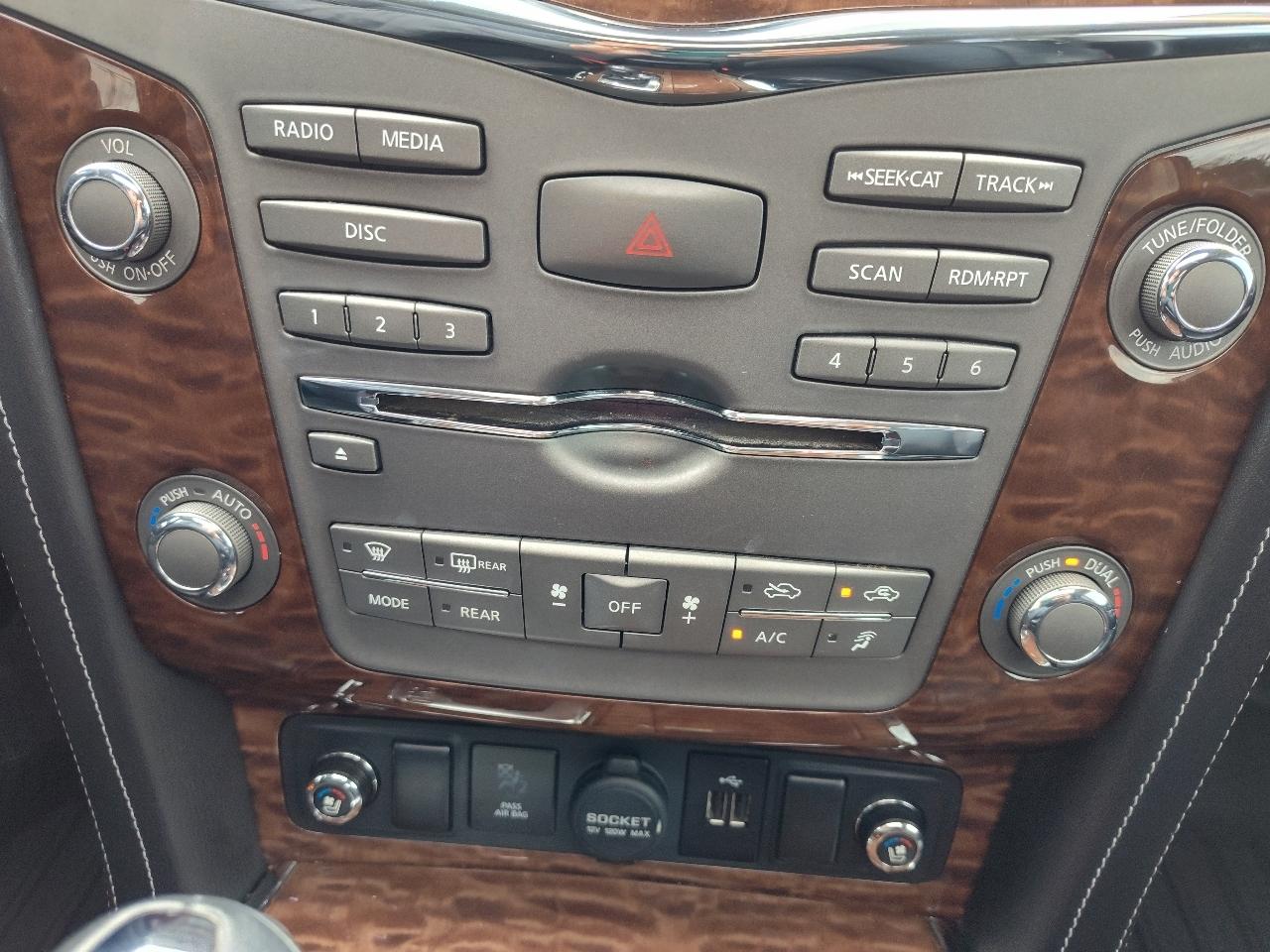 Nissan Armada Platinum 4D SUV RWD 2019