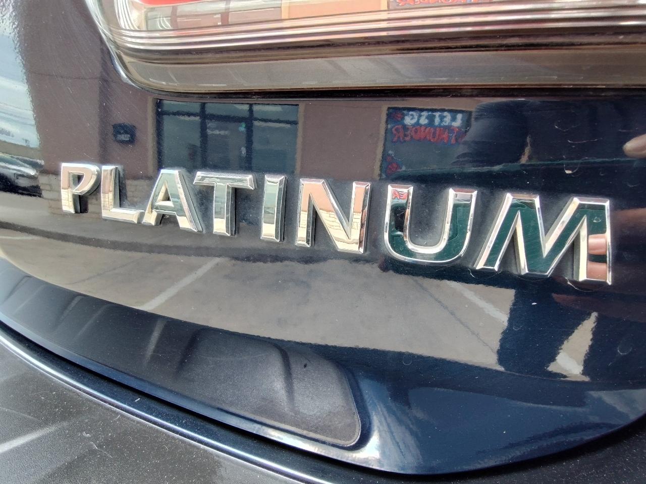 Nissan Armada Platinum 4D SUV RWD 2019