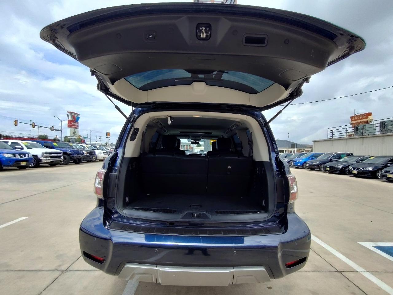 Nissan Armada Platinum 4D SUV RWD 2019