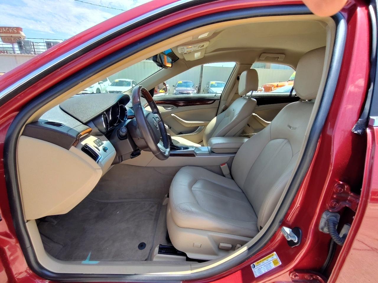 Cadillac CTS Luxury 2012