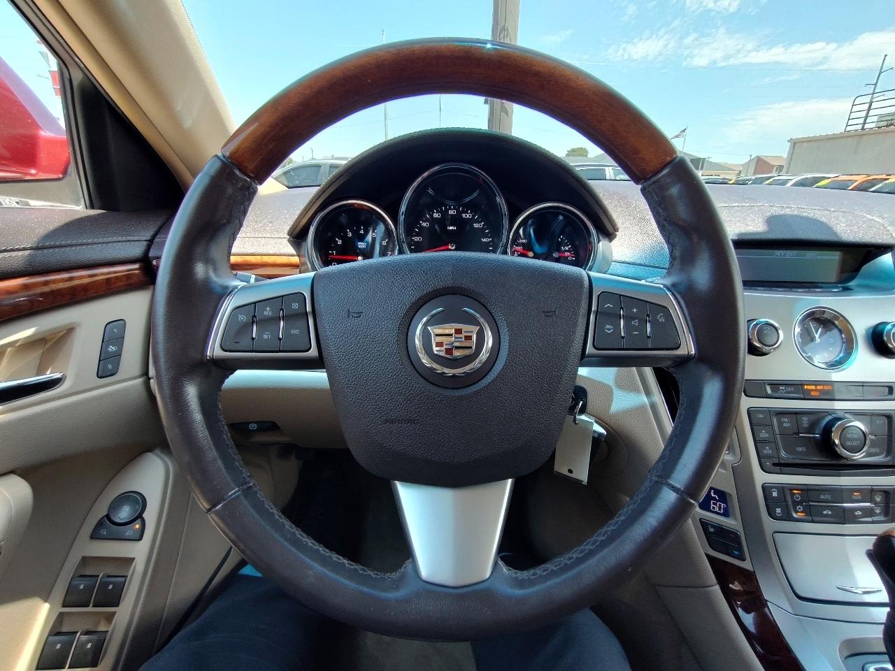 Cadillac CTS Luxury 2012