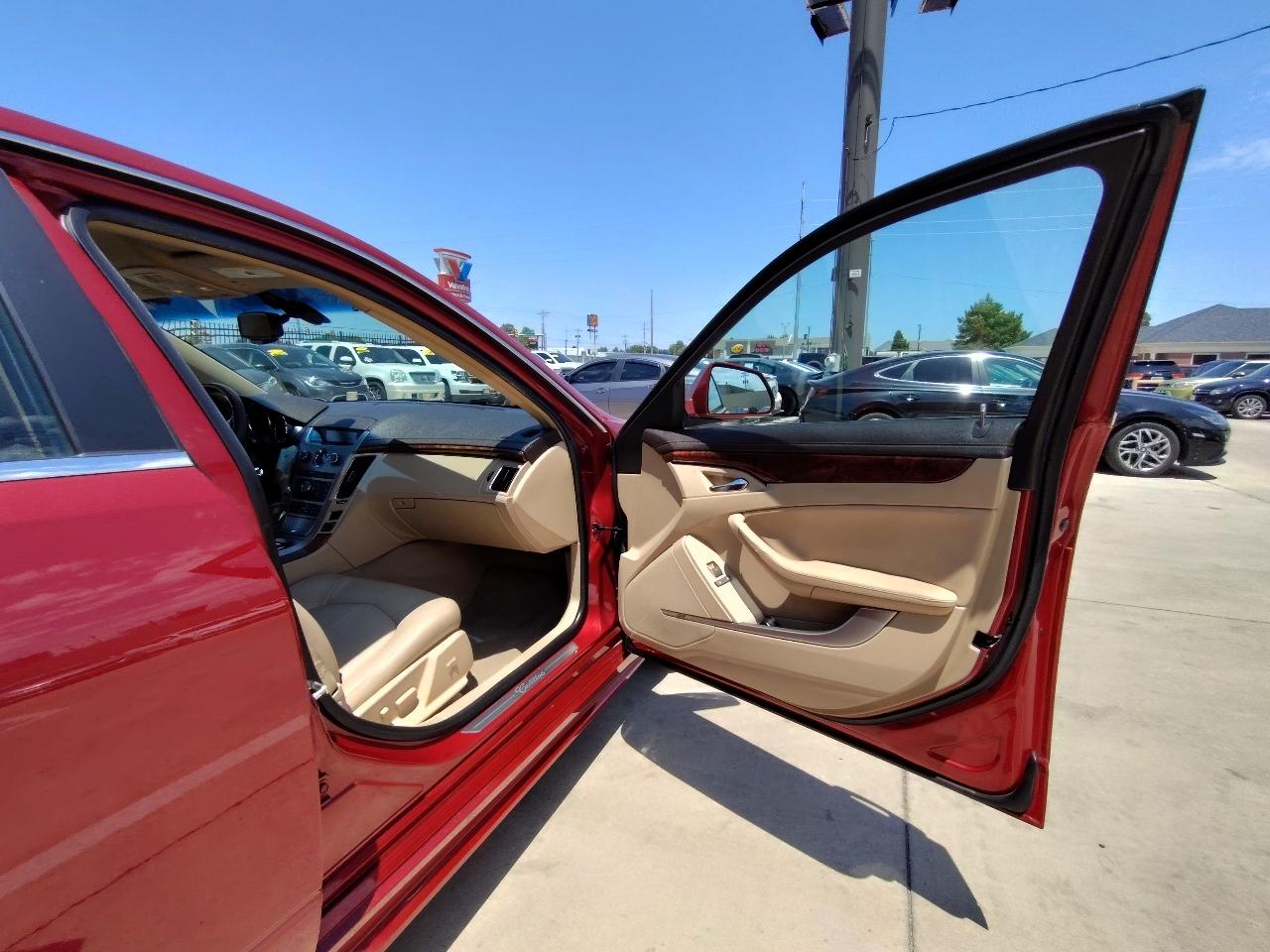 Cadillac CTS Luxury 2012