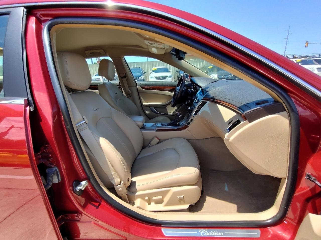 Cadillac CTS Luxury 2012
