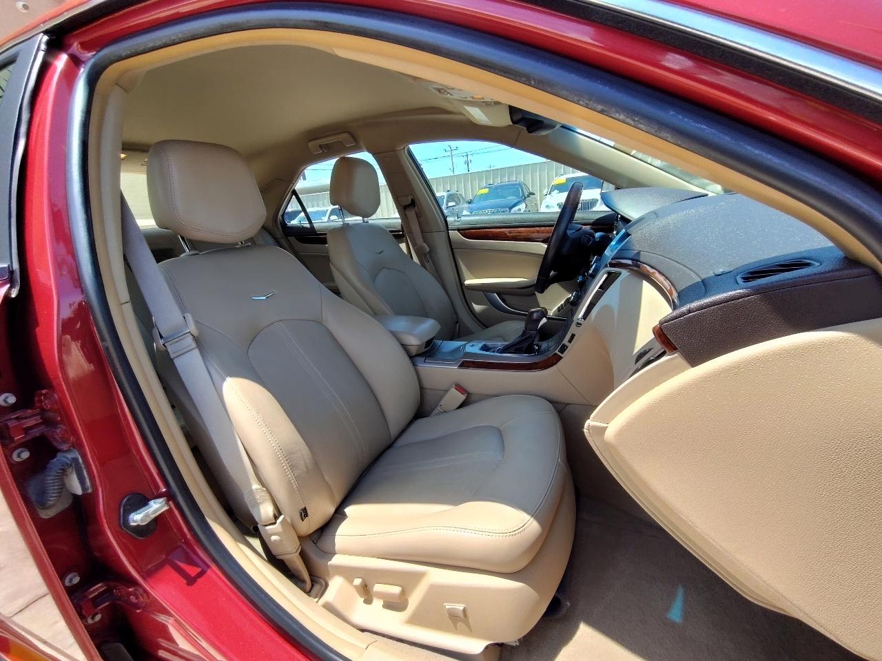 Cadillac CTS Luxury 2012