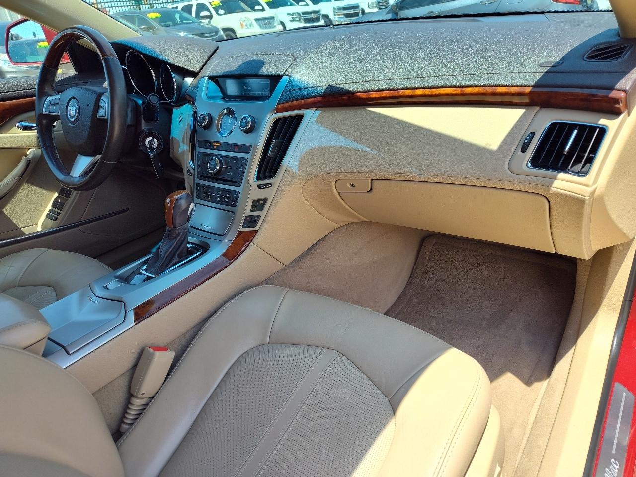 Cadillac CTS Luxury 2012