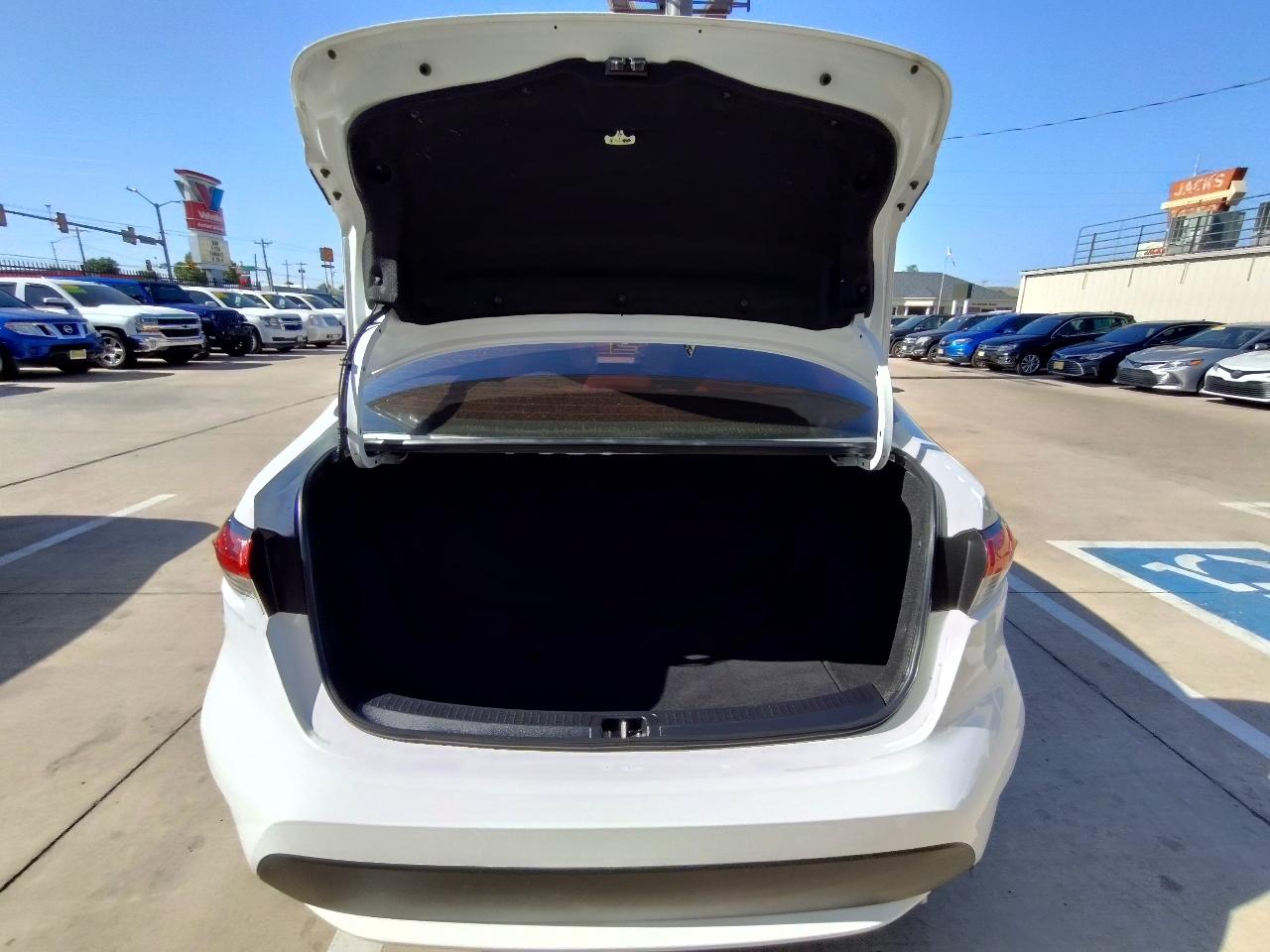 Toyota Corolla LE 4D Sedan 2022