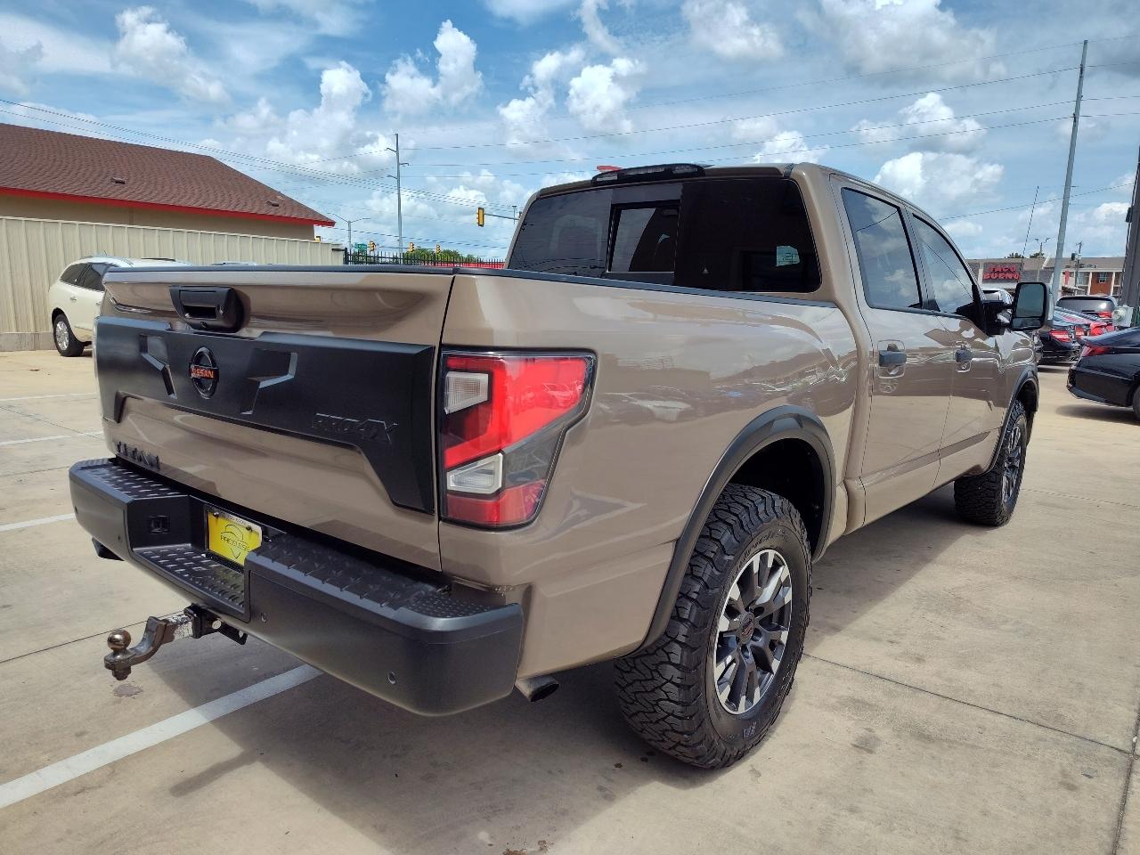 Nissan Titan PRO-4X Crew Cab 4WD 2021