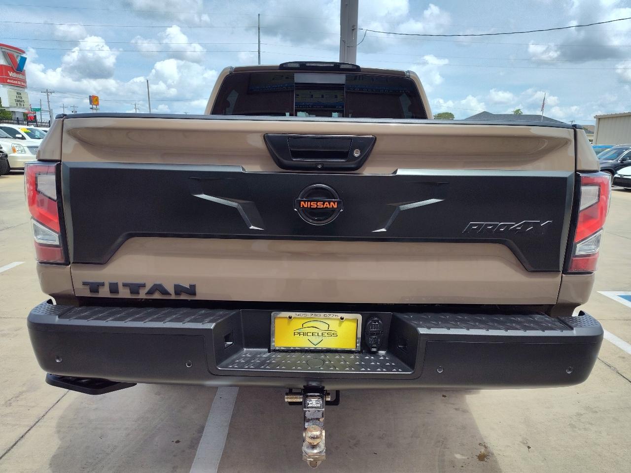 Nissan Titan PRO-4X Crew Cab 4WD 2021