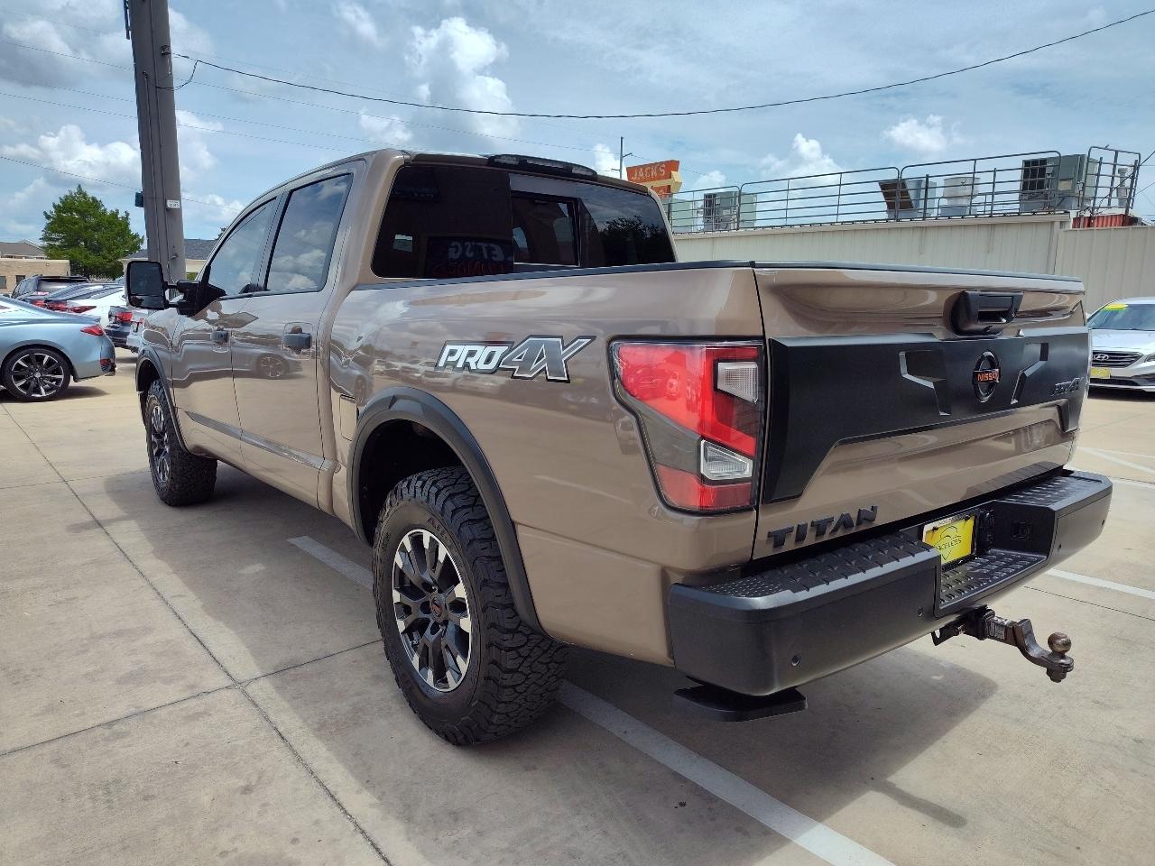 Nissan Titan PRO-4X Crew Cab 4WD 2021