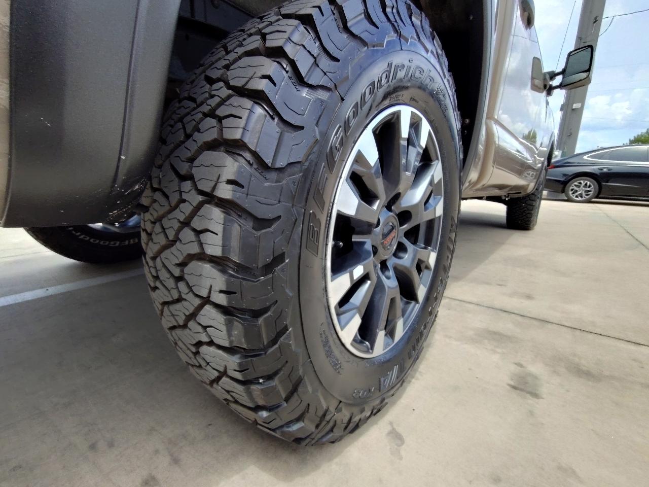 Nissan Titan PRO-4X Crew Cab 4WD 2021