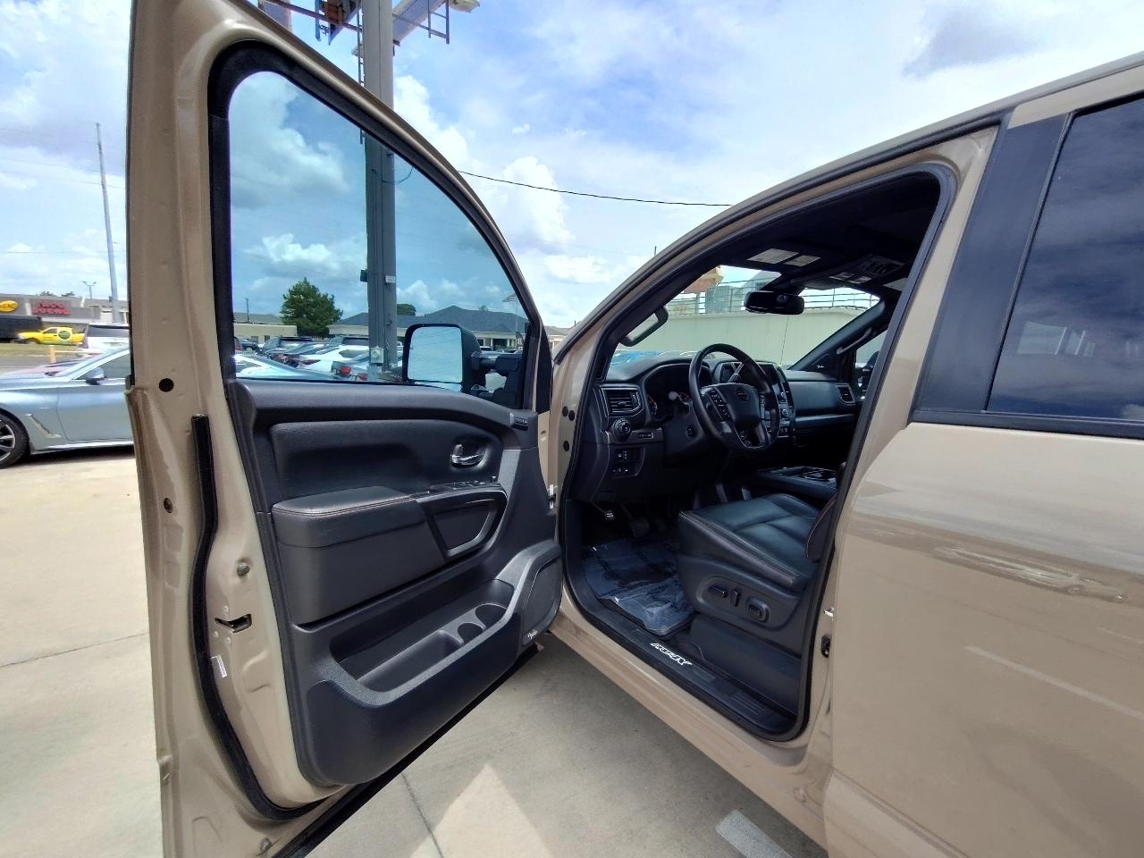 Nissan Titan PRO-4X Crew Cab 4WD 2021