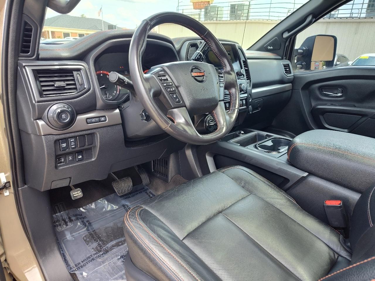 Nissan Titan PRO-4X Crew Cab 4WD 2021