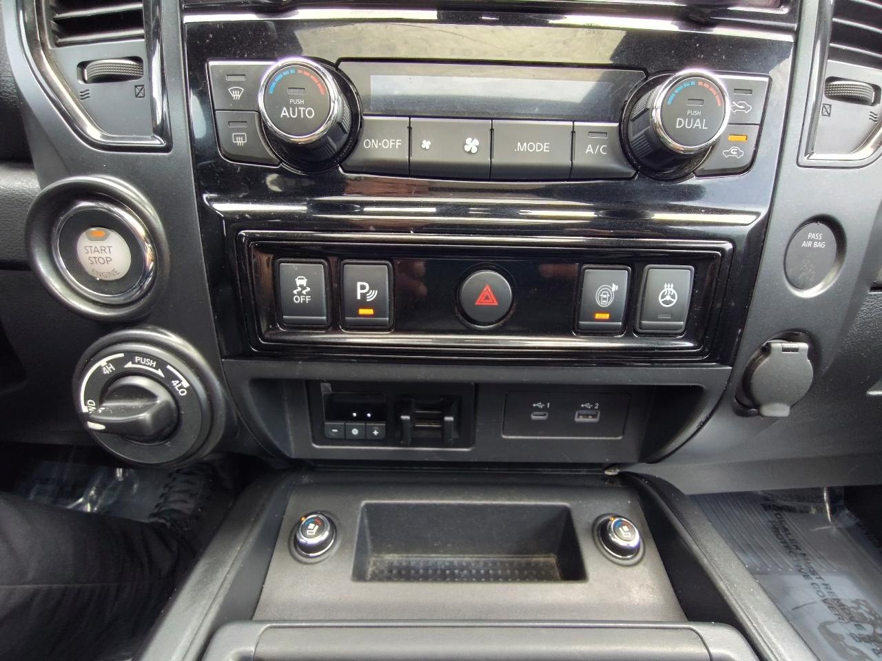 Nissan Titan PRO-4X Crew Cab 4WD 2021