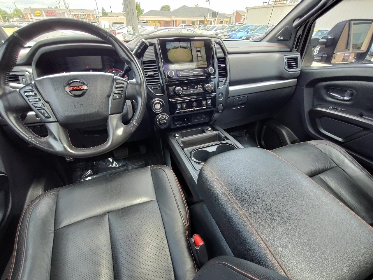 Nissan Titan PRO-4X Crew Cab 4WD 2021