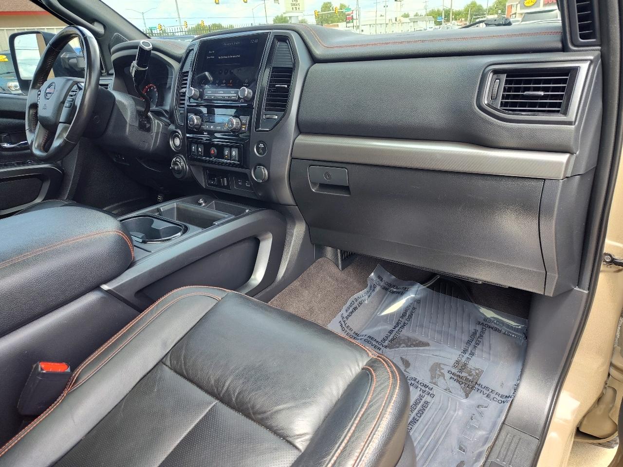 Nissan Titan PRO-4X Crew Cab 4WD 2021
