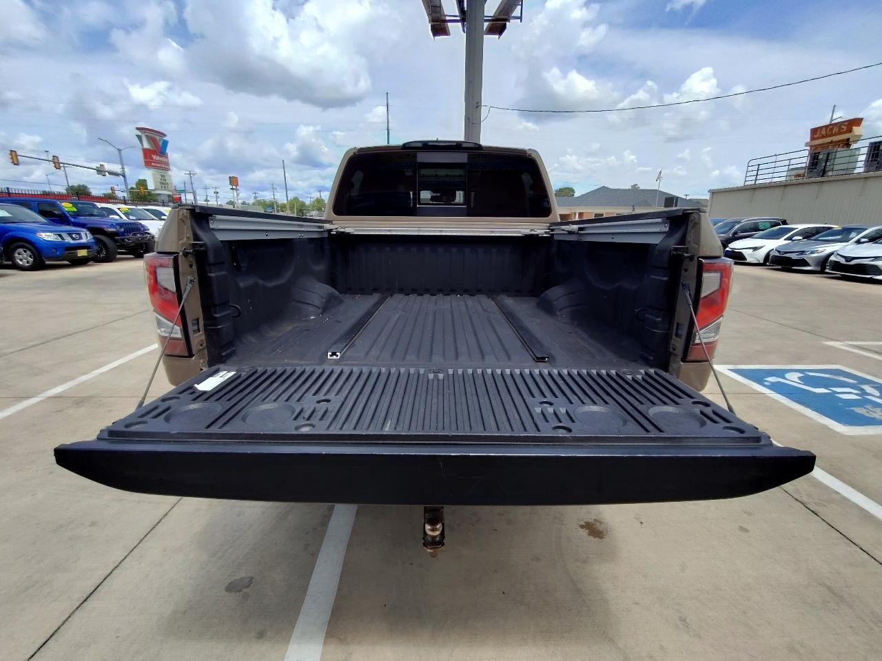 Nissan Titan PRO-4X Crew Cab 4WD 2021