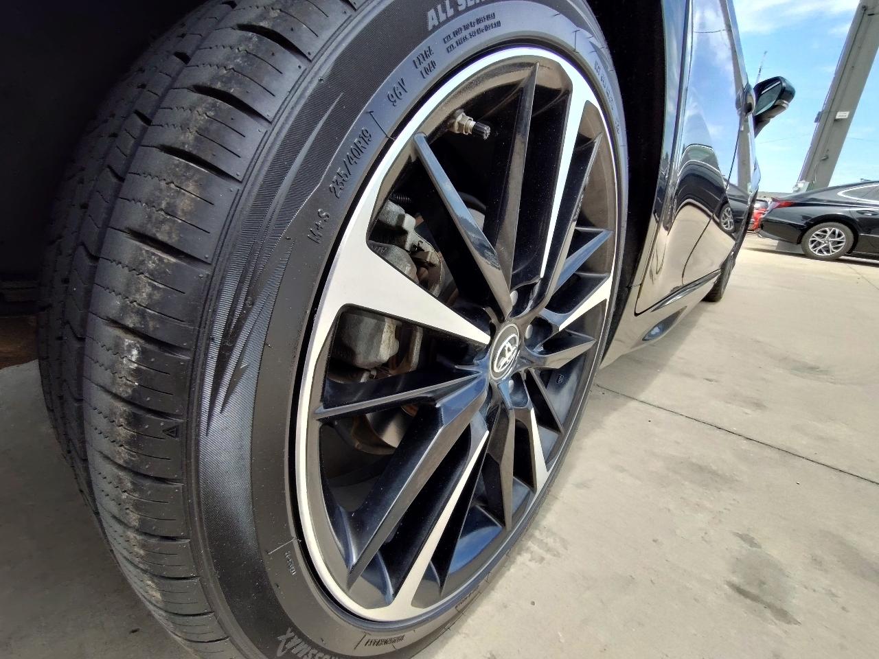 Toyota Camry XSE V6 2019