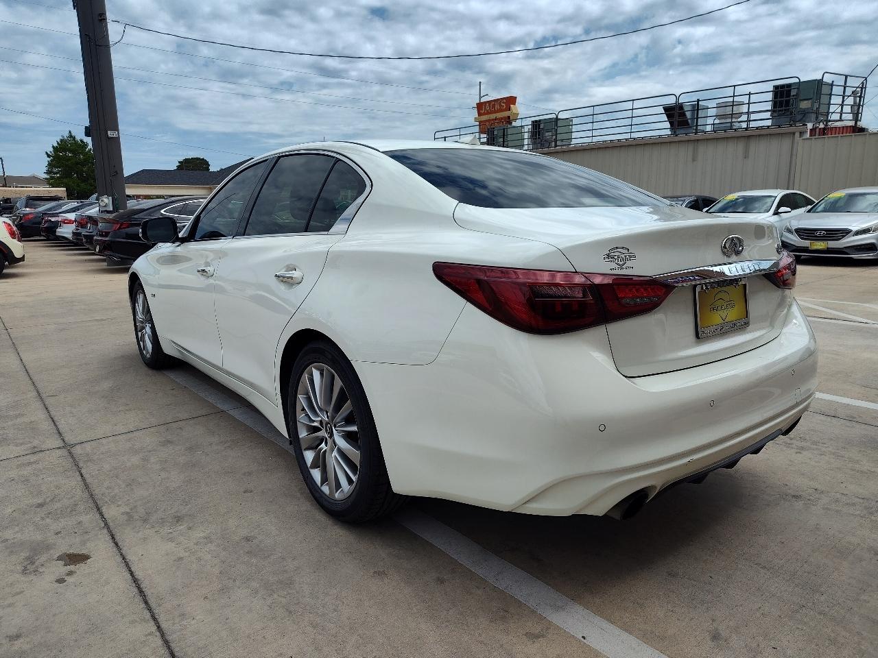 Infiniti Q50 3.0t LUXE 2018