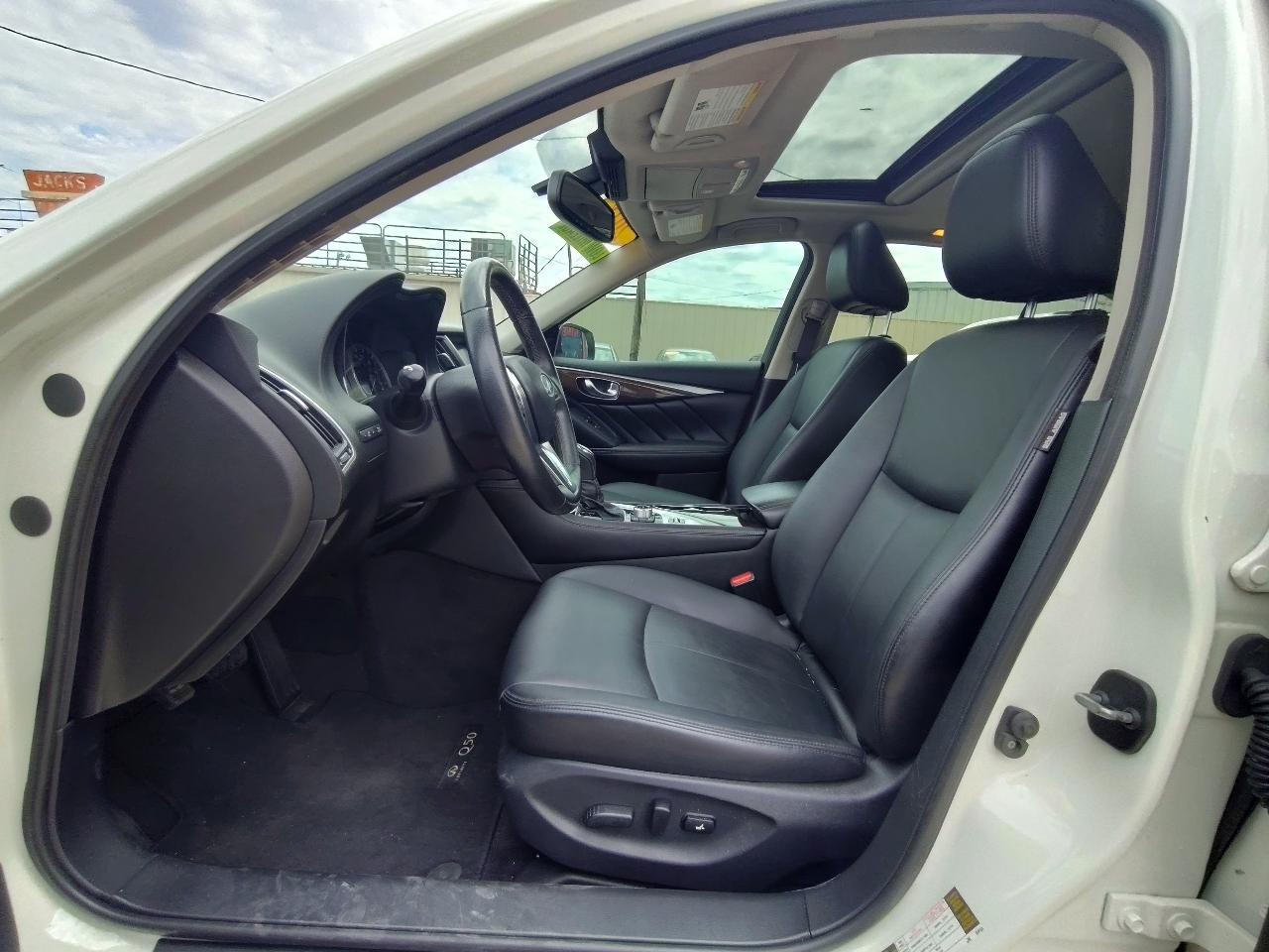 Infiniti Q50 3.0t LUXE 2018