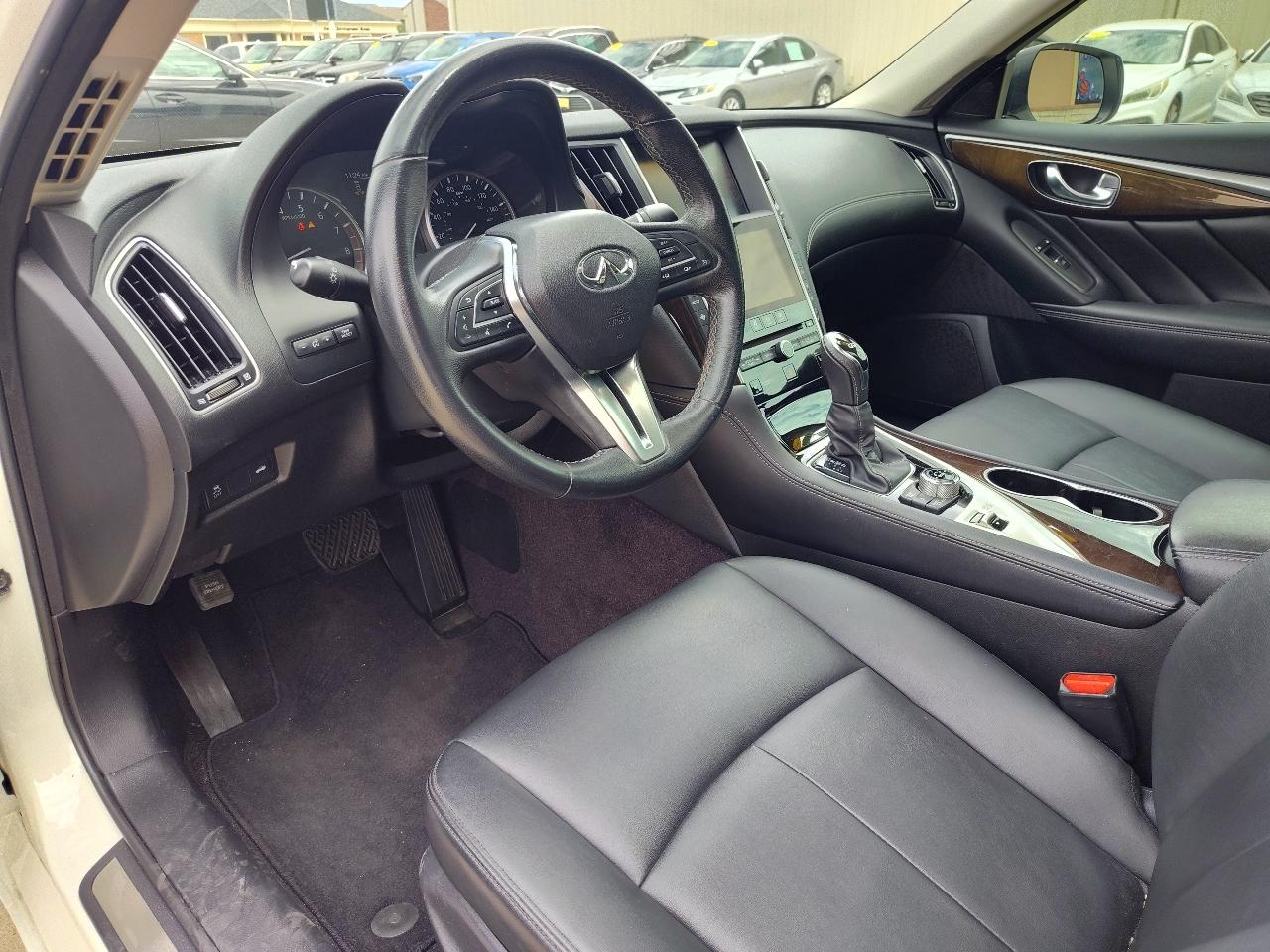 Infiniti Q50 3.0t LUXE 2018
