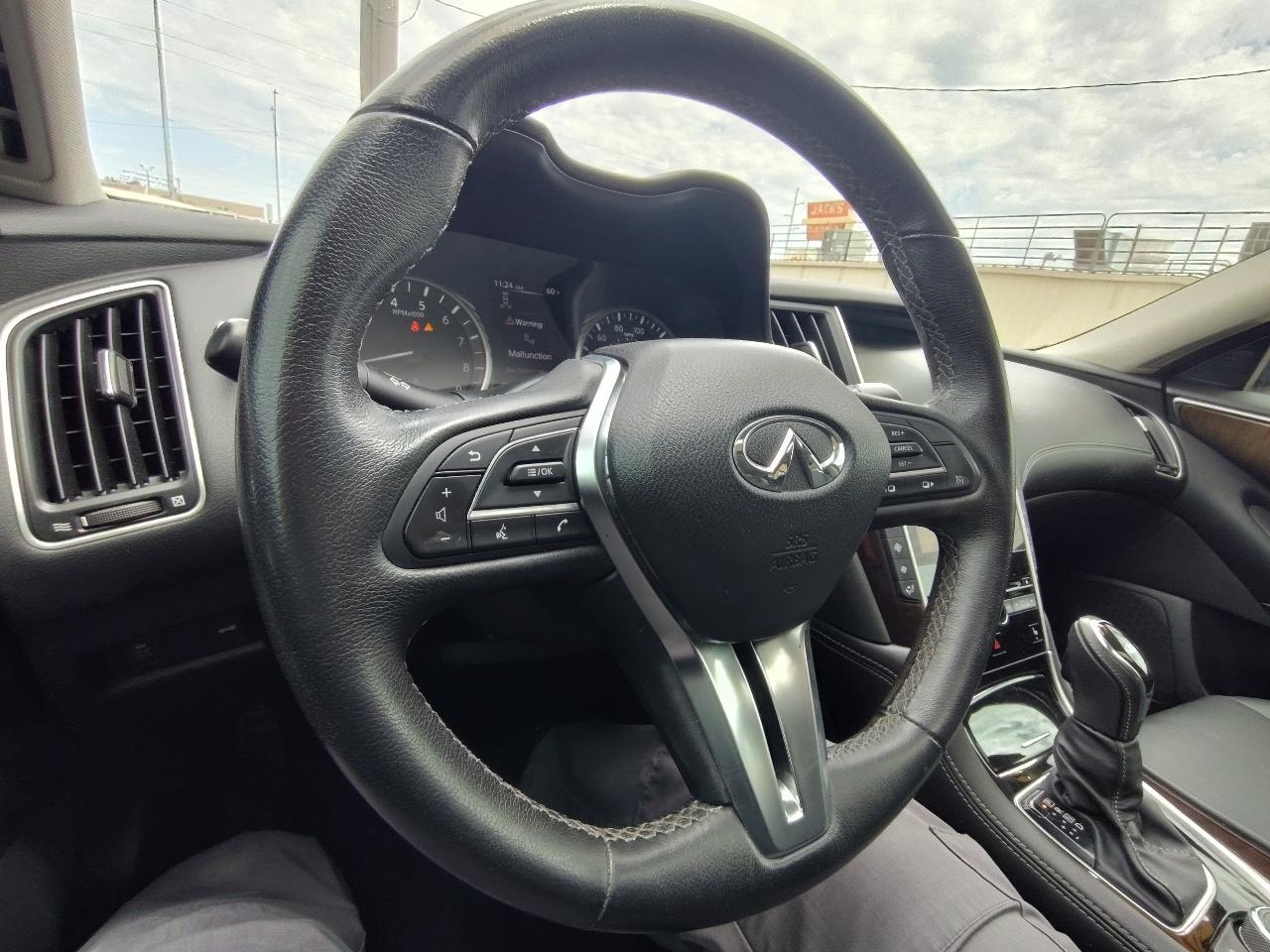 Infiniti Q50 3.0t LUXE 2018