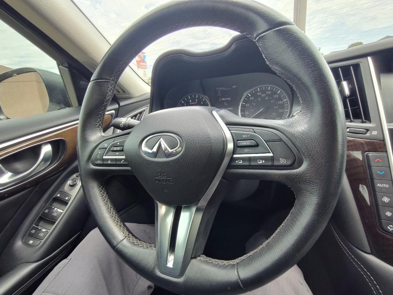 Infiniti Q50 3.0t LUXE 2018