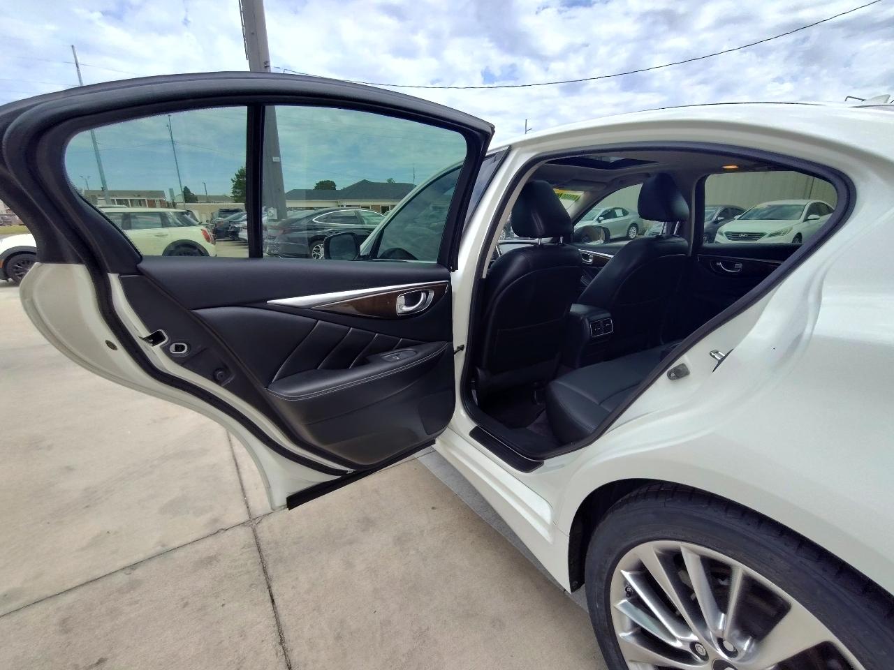 Infiniti Q50 3.0t LUXE 2018