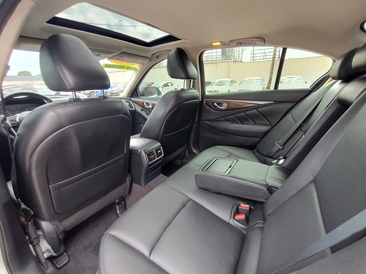 Infiniti Q50 3.0t LUXE 2018