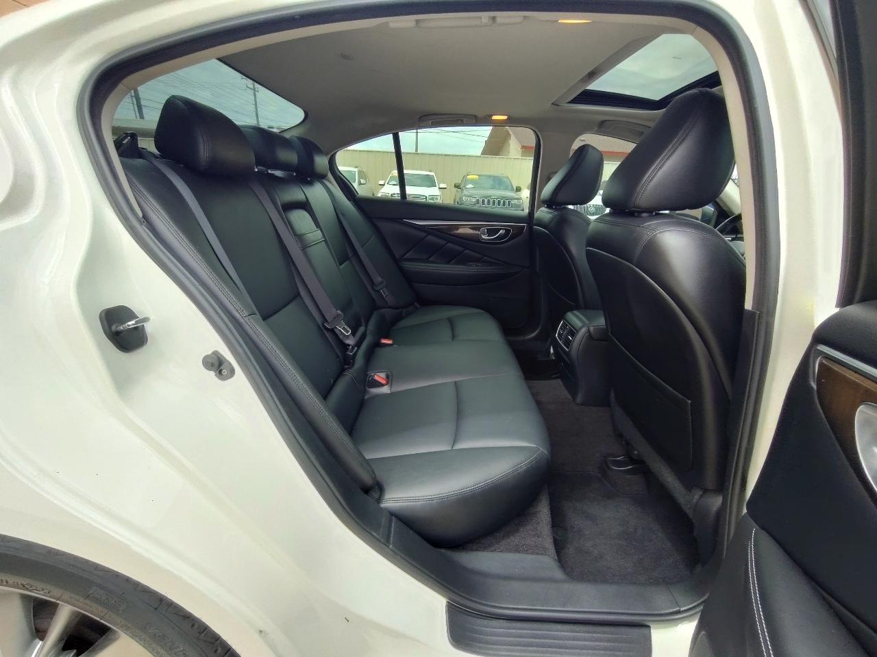 Infiniti Q50 3.0t LUXE 2018