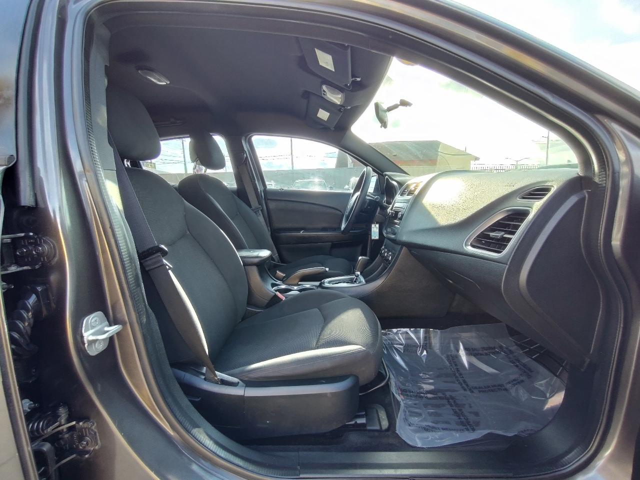 Dodge Avenger SE 2014