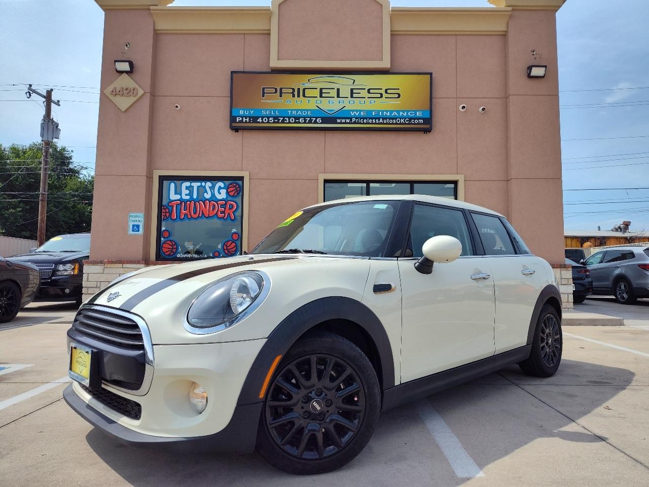 2019 MINI Hardtop Cooper Oxford Edition's photo