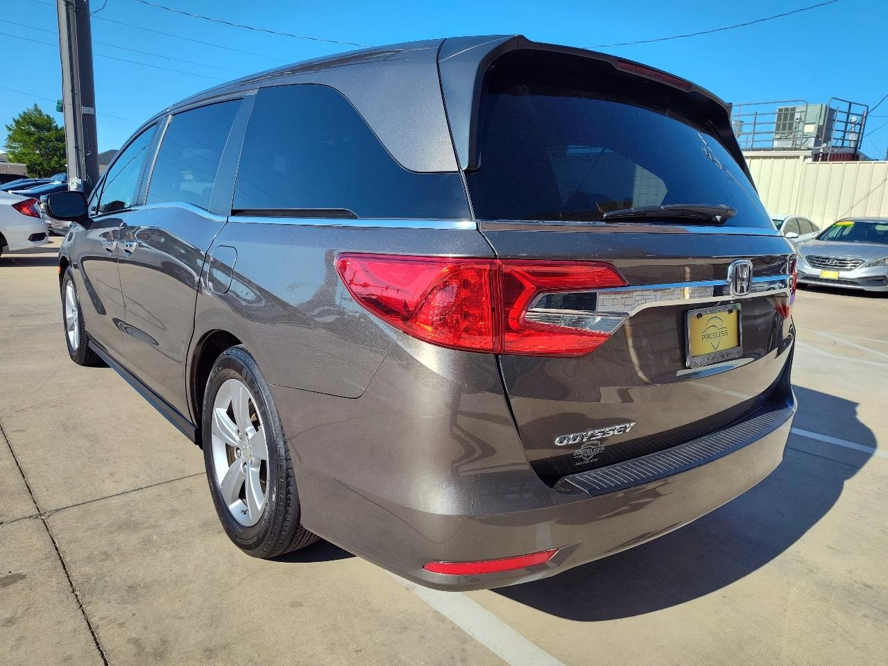 Honda Odyssey EX-L w/ DVD and Navigation 2018